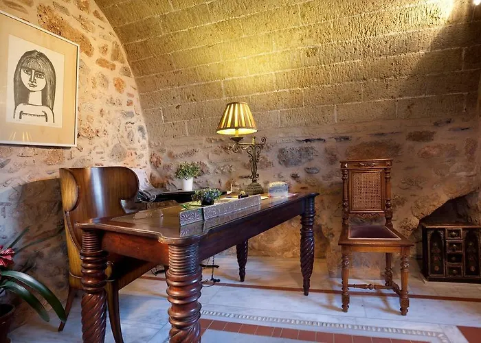 Theophano Art Pensionat 3*