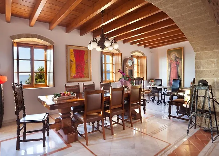 Theophano Art Pensionat 3*