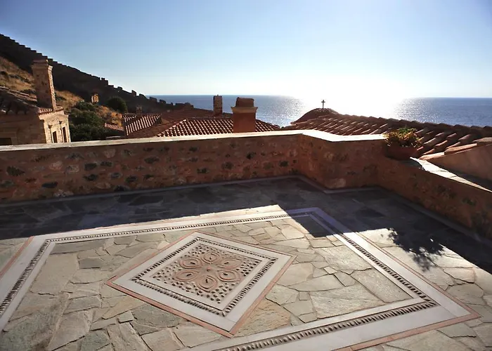 Theophano Art Pensionat 3*