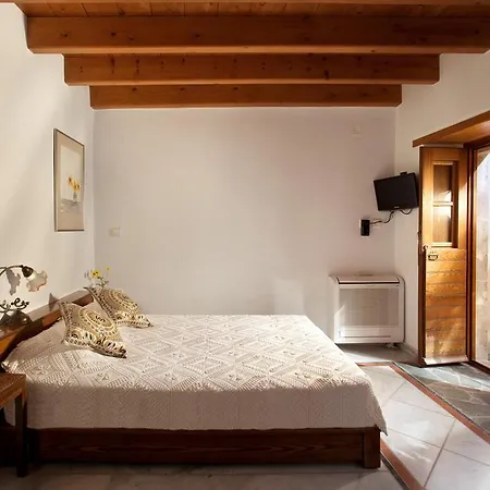 Theophano Art Guest house