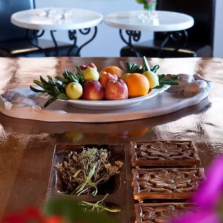 Theophano Art 3* 모넴바시아