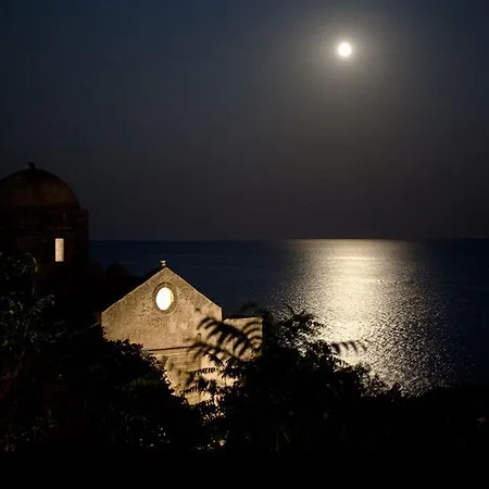 Guest house Theophano Art 3*