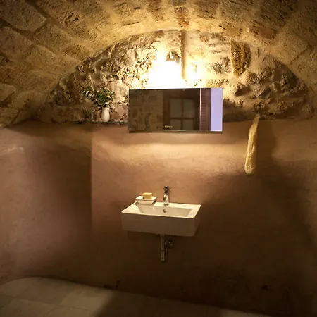 Theophano Art Guest house 3*