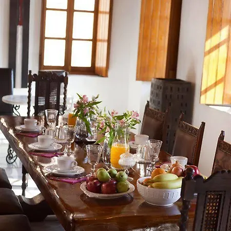 Theophano Art Guest house 3*