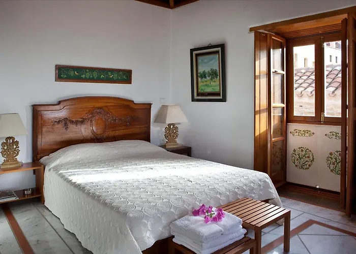 Theophano Art 게스트하우스 모넴바시아