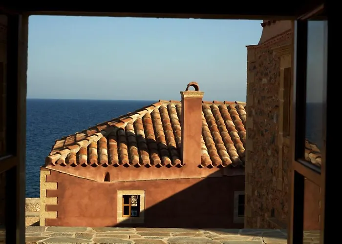 Theophano Art 모넴바시아