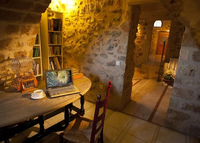 Theophano Art 3* Monemvasía