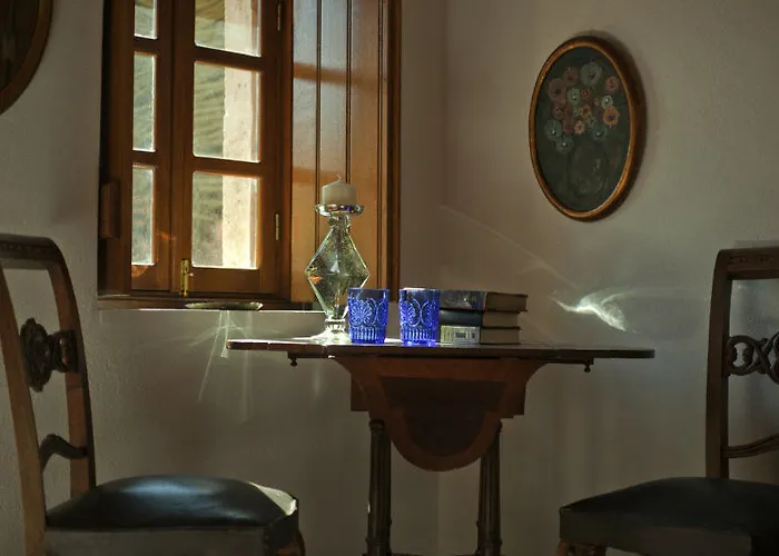 Theophano Art 모넴바시아